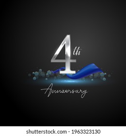 Logo del 4to aniversario de plata con cinta azul aislada en fondo elegante, brillo, diseño vectorial para tarjeta de felicitación y tarjeta de invitación.