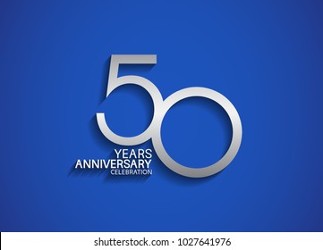 Logotipo de celebração de aniversário de 50 anos com cor de prata isolada no fundo azul