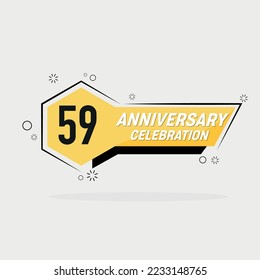 59 Jahre Jubiläum Logo, Vektordesign mit gelber geometrischer Form auf grauem Hintergrund .