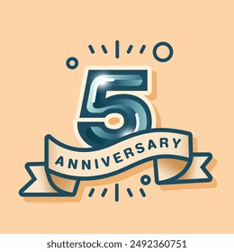 Logotipo del 5º aniversario sobre un fondo color pastel color crema, diseñado en un estilo plano. La celebración presenta el número con una cinta de Vector a juego y Elementos de diseño de fondo simples.