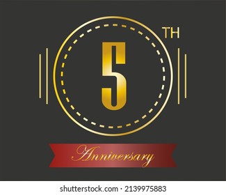 Logo del 5° aniversario de oro con anillo y estrella dorada. ilustración vectorial