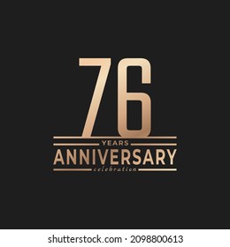 Celebración de 76 años con forma de número delgado color dorado para celebración, boda, tarjeta de saludo e invitación aislada en fondo oscuro