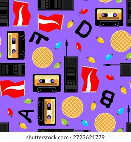 80s padrão retro com waffles, fitas cassete e walkie-talkies no azul. Vintage design sem emenda com itens nostálgicos e bandeiras vermelhas. Perfeito para a cultura geek merchandise e tecido.