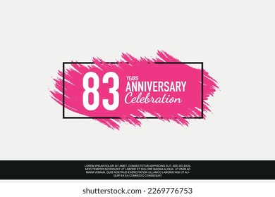 Celebración del aniversario de 83 años diseño vectorial rosa en marco negro sobre fondo blanco logotipo de ilustración abstracta	