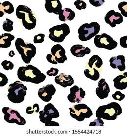 Abstract animal skin leopard seamless pattern design. leopard texture background