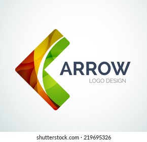 Abstraktes Logo-Design aus Farbstücken - verschiedene geometrische Formen