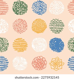 Abstrakter Beige-Doodle-Kreis Nahtlose Muster. Vektorgrafik des trendigen skandinavischen Designs. Farbiger Hintergrund.