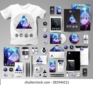 Abstraktes Business Set im kosmischen polygonalen Stil. Corporate Identity Templates, Logo, Notebook, Karte, Flagge, T-Shirt, Disc, Paket, Label, Briefumschlag, Stift, Tablet PC, Mobiltelefon, Spiele, Tinte, Stift