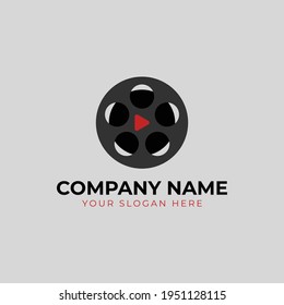 diseño de plantilla de vector de silueta de logotipo de cine abstracto aislado en fondo blanco. logotipo de medios de comunicación