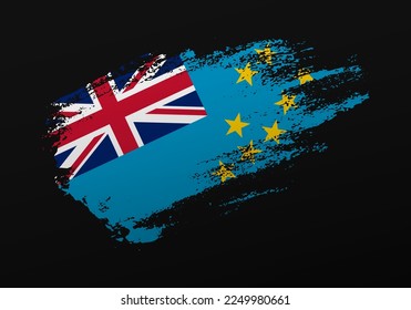 Abstrakte, kreative patriotische handgemalte Fleckenpinselflagge von Tuvalu auf schwarzem Hintergrund