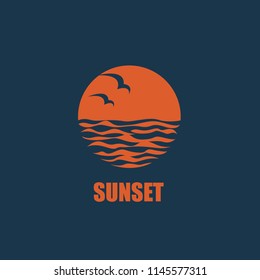 diseño abstracto del logotipo del océano con sol, olas y gaviotas