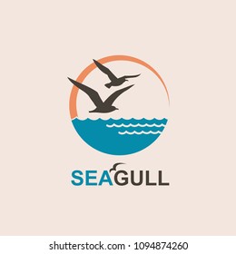 abstraktes Design des Ozeanlogos mit Wellen und Seegras