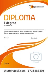 Plantilla de diploma abstracto con ondas rojas-amarillas. Diseño moderno de diplomas de ganador con lugar para la foto.