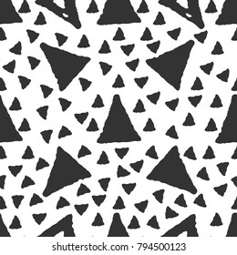 Abstract doodle  triangle  seamless pattern. hand drawn elements