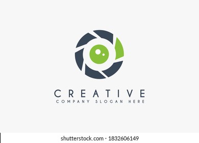 Abstraktes Augaploemdesign. Blue Circle Camera Icon. Für Unternehmens- und Technologielogos geeignet. Flaches Vectorlogo-Design-Vorlagenelement.