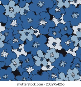 Resumen de patrón floral sin costuras con grandes flores azules dibujadas a mano. Pétalos de estilo doodle, sencillos y sencillos, con un esquema de color azul monocromático. Ilustración vectorial.