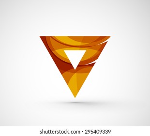 Resumen del triángulo del logotipo de la compañía geométrica, flecha. Ilustración vectorial del concepto de forma universal hecho de varios elementos superpuestos de ondas