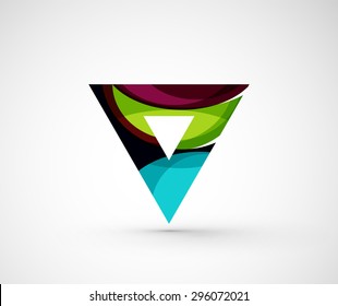 Resumen del triángulo del logotipo de la compañía geométrica, flecha. Ilustración vectorial del concepto de forma universal hecho de varios elementos superpuestos de ondas