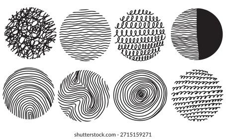 Abstrakte geometrische minimalistische nahtlose Muster gesetzt. Polka-Punkt, Streifen, Wellen, zufällige Symbole. Handgezeichnete kreisförmige Linienstruktur. Kreisförmiges geografisches Gitter. Stockgrafik der Kreistopographie-Linienkarte.

