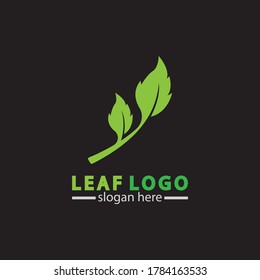 Resumen del diseño vectorial del icono de la hoja verde aislado en el fondo negro. Diseño paisajístico de jardín, planta, spa, naturaleza y logotipo del vector ecológico. 