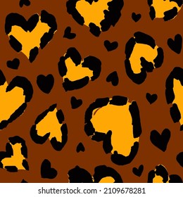 Pincel de dibujo de mano abstracto estalla forma corazón leopardo Cheetah piel animal patrón vector sin soldadura fondo aislado