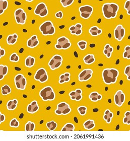 Abstrakte handgezeichnete, rutschige Leopardenhaut mit geometrischen Punkten Nahtloses Vektormuster, isolierter Hintergrund 