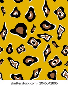 Abstraktes Handziehen große geometrische böse Auge gestopfte Leopardenhaut nahtlose Vektormuster einzeln auf goldenem Hintergrund