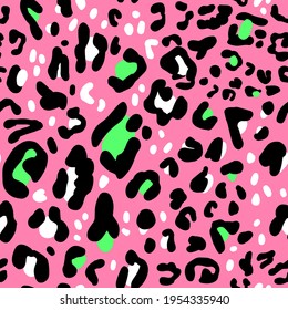 Abstract Hand Drawing Leopard Cheetah Skin Shapes Repeating Vector Pattern Isolated Background 