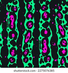 Abstract Hand Drawing Vertical Striped Large Leopard Cheetah Animal Skin Shapes Ink Stains Seamless Vector Pattern Isolated Background