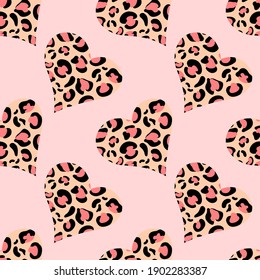 Resumen Los corazones moldearon el patrón de piel leopardo sin costuras aislado en el fondo rosado. Ilustración plana vectorial. Diseño para envolturas, textiles, papel pintado, fondo, fondo de San Valentín