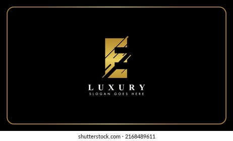 Abstrakter Anfangsbuchstabe Ee golden Logo Design.Initialer Alphabet Buchstabe e kreatives Monogramm Symbol Zeichen einzeln auf schwarzem Hintergrund.