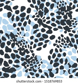 Abstract leopard skin eamless pattern on white background Animal fur wallpaper. Modern chaotic dots backdrop. Modern . Design for fabric, textile print, wrapping paper. Vector illustration