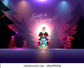 Las Luces Resumen Se Centran En El Fondo Con Árboles De Xmas Decorativos, Santa Claus Viajando En Scooter Y El Mensaje De Papá Noel Está Llegando.