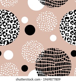 Resumen del patrón de leopardo moderno sin fisuras con círculos. Los animales están de moda. Ilustración vectorial decorativa en negro y beige para impresión, tarjeta, tela, textil. Ornamento moderno de piel estilizada.