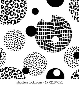 Abstract modern leopard seamless pattern with circles. Animals trendy background. Black and white decorative vector illustration for print, card, fabric, textile. Modern ornament of stylized skin.