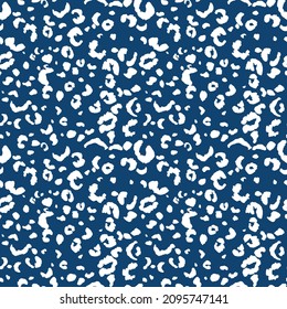 Abstract modern leopard seamless pattern. Animals trendy background. Color decorative vector stock illustration for print, card, postcard, fabric, textile. Modern ornament of stylized skin.