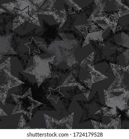 Abstraktes Muster nahtloser Grunge-Sterne. Monochrome schwarz strukturierte Wiederholungen drucken. Chaotische Raumfahrt-Hintergrundbeleuchtung