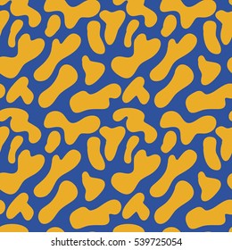 Abstract seamless pattern in memphis style. Hand drawn vintage background. Sketch design for print, home decor, textile, wrapping paper, fashion fabric