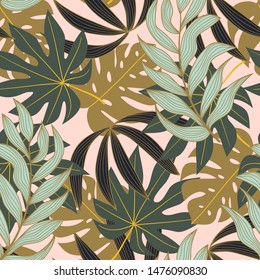 Abstraktes, nahtloses Muster mit tropischen Blättern und hellen Pflanzen auf einem zarten Hintergrund. Druck des Dschungels. Vektordesign. Auf floralem Hintergrund. Textilien und Druck. Exotisch, tropisch.