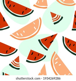 Resumen de un patrón sin fisuras de piezas de sandía sobre un fondo claro. Diseño de verano brillante para imprenta, textiles, papel pintado, cocina. Gráficos vectoriales.