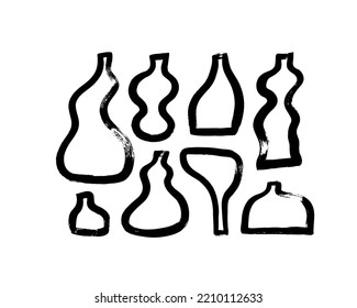 Resumen de formas vectoriales y botellas. Envases siluetas de varias formas en estilo de línea negrita. Pincel de elementos cerámicos dibujados aislados sobre fondo blanco. Objetos de doodle abstractos. 