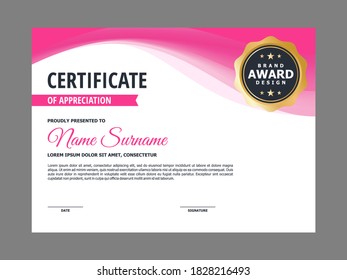 Resumen de un certificado liso con diseño de elementos ondulados rosados, certificado profesional moderno con vector de plantilla de placa dorada