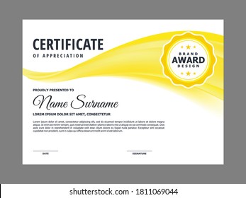 Resumen Diseño de certificado ondulado amarillo fresco suave, certificado profesional moderno con vector de plantilla de elementos de malla amarilla borrosa