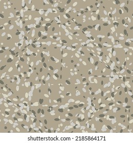 Abstrakter Vektorhintergrund mit glitzernder Rasterverzerrung. Nahtlose Rauschstruktur neutrale ecru beige Hintergrund. Pinselstich webt gewölbte gebrochene Linien. Irregulärer Melange-Marl-Effekt wiederholen.