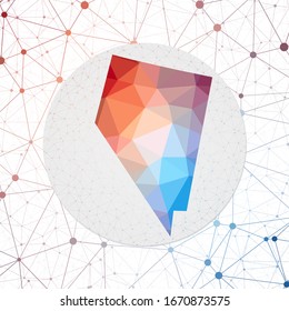 Mapa vector abstracto de Nevada. Tecnología en el afiche de estilo geométrico del estado de los Estados Unidos. Mapa de Nevada Poligonal sobre fondo triangular en 3d. Vector EPS10.
