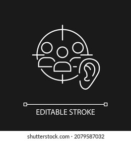 Icono lineal blanco de escucha activa para el tema oscuro. Mostrar comprensión en la era digital. Ilustración personalizable de línea delgada. Símbolo de contorno vectorial aislado para el modo nocturno. Trazo editable