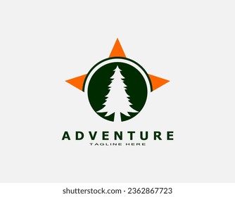 Logo de aventura con pino verde y brújula. Diseño sencillo para viajes, viajes, vida salvaje. 