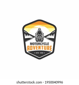 logotipo de moto de aventura y viajeros