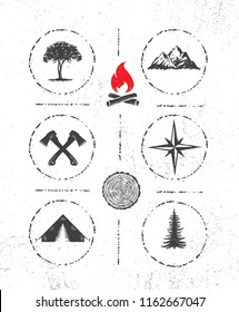 Erlebnisbergwanderung Bushcraft kreative Motivation Sign Set Konzept. Vektorgrafik-Außendesign der Überlebensausrüstung auf strukturiertem, organischem Hintergrund