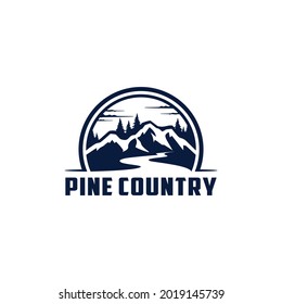 diseño del logotipo de la montaña de aventura y del bosque de pinos